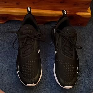 Nike Air 270 Tennis Shoes